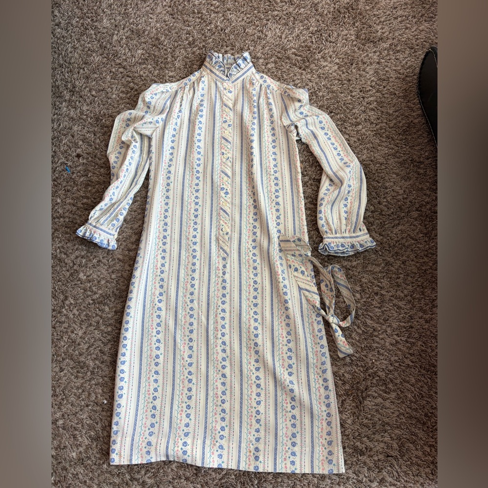 Vintage Schrader Sport for Neiman Marcus Blue Ruffle Neck Women’s Dress Size 8